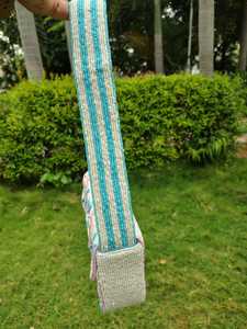 Bolso Rectangular de Algodón AVELURA Hecho a Mano con Bordado de Flores Lavable en Poliéster, Detalles con Cuentas, Diseño Rosa y Azul - Product Image 3