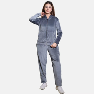 Ensemble de survêtement en velours personnalisé pour femme : sweat à capuche zippé et pantalon de jogging en velours - Product Image 2