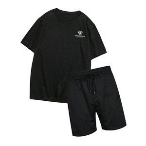 Conjunto de pantalones cortos y camiseta para hombre, 100% algodón, para venta en línea. - Product Image 1