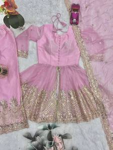 Traje Tradicional Indio para Invitados de Boda, Salwar Kameez de Seda con Bordados Elaborados - Product Image 6