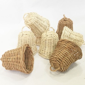 Campanas de Ratán Hechas a Mano, Ecológicas y Duraderas, Adornos Navideños para Decoración de Invierno - CARYLN, Tamaños Personalizados Disponibles - Product Image 1