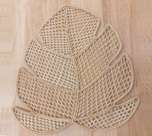 Premium Quality <b>Woven</b> Palm Leaf Placemat Vibrant Green Design Sustainable Eco Friendly Dining Charger <b>Mat</b> For Luxury Banquets - Product Image 3