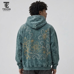 Sudadera con capucha para hombre con efecto acid wash y bordados, ofrece comodidad relajada, un degradado único y costuras detalladas para atuendos casuales de diario. - Product Image 4