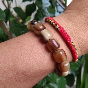 Bracelet manchette en corne de buffle naturelle, bijoux de mode de luxe faits à la main par f s international - Product Image 1
