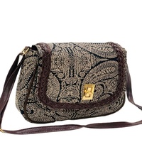 Tas Selempang Wanita Premium Modern Motif Etnik Alami Bahan Katun, Tas Bohemian dengan Aksen Kulit Anyaman, Kasual, Lembut, dan Tahan Lama