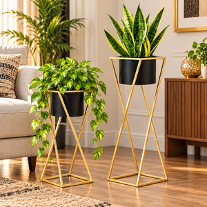 Ensemble de 2 jardinières en métal noir avec supports géométriques dorés, pots de fleurs décoratifs modernes pour salon, chambre, bureau et maison de luxe - Product Image 6