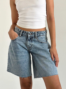 Shorts mini taille haute pour femme en jean de coton coupe ample avec ourlet brut et poches - Product Image 5