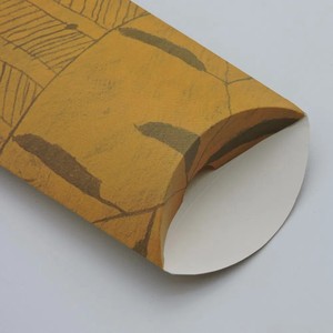 Boîte en carton pliable en forme <span class=keywords><strong>d</strong></span>'oreiller pour emballage de bonbons, boîte cadeau en forme <span class=keywords><strong>d</strong></span>'oreiller pour sucreries et <span class=keywords><strong>friandises</strong></span> - Product Image 5