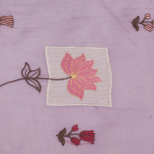 Tela de encaje floral de malla de georgette de calidad exportación con bordado maltado premium para vestidos de novia y prendas de ocasión. - Product Image 6