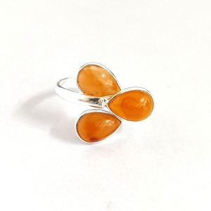 Bague artisanale en argent sterling avec pierre précieuse en cornaline en forme de poire, motif floral, style moderne, bijou unisexe pour un usage quotidien - Product Image 1