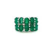 Bague élégante en argent sterling 925 pour femme. Placage rhodié de pierres précieuses d'émeraude verte naturelle pour une tenue de fête de mariage de haute qualité