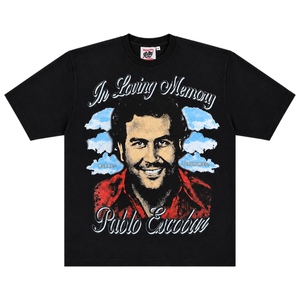 เสื้อยืดแขนสั้นลายพิมพ์ตัวอักษร Loving Memory Pablo Escobar สีดำ สไตล์สตรีทแวร์ คอกลม ทรงหลวมสำหรับผู้ชาย ผ้าฝ้าย 100% น้ำหนัก 180 กรัม - Product Image 1