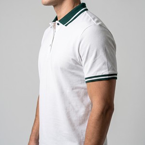 Camisa de Manga Corta de Punto Piqué Blanca Sólida para Hombre con Logotipo Personalizado, Cuello y Puños en Contraste Verde, Ligera, Transpirable y de Alta Calidad - Product Image 4