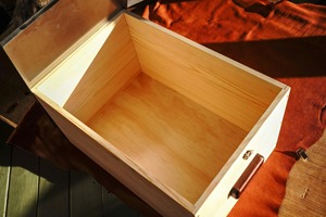 Wooden <b>Storage</b> <b>Box</b> with Metal Lid Rectangular Design for Sundries 5-10 kg Capacity Hinged Closure And Home Organization - Product Image 5
