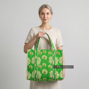 Bolso Tote Grande de Verano para Mujer, de Algodón Acolchado con Estampado de Palmeras Verdes, Hecho a Mano en Jaipur, Ideal para la Playa o Viajes - Product Image 1