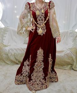 Maroon Embroidered Velvet Fergani <b>Kaftan</b> <b>Dress</b> Women Traditional Floor-Length Loose Fit Wedding Attire India Pakistan Style - Product Image 3