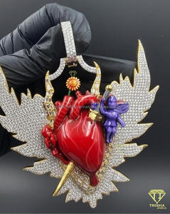 Colgante de Ala de Sagrado Corazón en Plata de Ley 925 con Diamantes de Moissanita y Diseño Artístico en Esmalte - Product Image 4