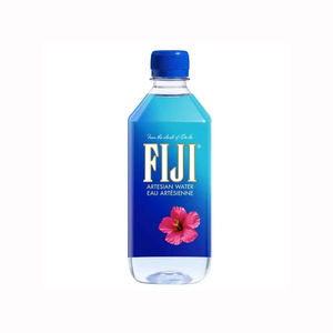 Agua artesiana natural Fiji Water, rica en minerales - Product Image 1