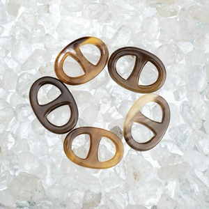 Anillo para Bufanda Ecológico de Cuerno de Búfalo con Acabado Pulido, Sujeción Segura y Elegancia Suave para Bufandas - Regalo de Año Nuevo y Halloween - Product Image 4