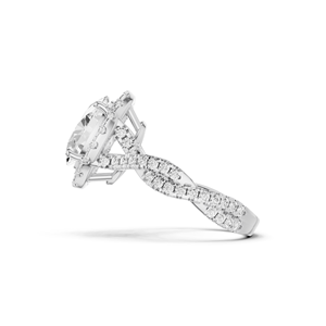 แหวนหมั้นเพชรทรงวงรีแบบ Twisted Shank ประดับเพชร IGI Certified Lab Grown Diamonds เม็ดใหญ่ 2 กะรัต ประดับเพชรรอบวง งานฝีมือประณีต ทอง 14KT - Product Image 6