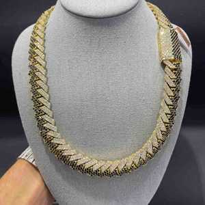 Collier chaîne cubaine personnalisé sertie de moissanite, style hip-hop, cadeau de mariage, fournisseur de bijoux en gros - Product Image 1