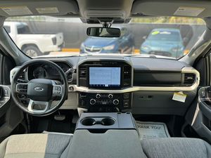 Ford F150 XLT 2021 Usado con Paquete XLT - Product Image 2