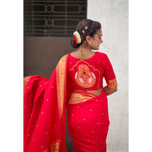 ผ้าไหมมาลาลักมี ปัญธนี ซิลค์ ซารี ลายทอสีแดง ประดับด้วยดิ้นทอง น้ำหนัก 650 กรัม เสื้อผ้าอินเดียและปากีสถาน - Product Image 3