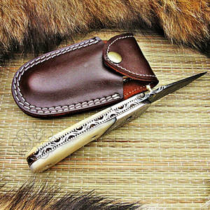 Couteau pliant artisanal en acier Damas avec étui en cuir, couteau de poche OEM, fournisseur pour le camping et la chasse - Product Image 5