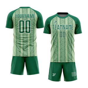 Ensemble d'uniformes de football pour jeunes enfants, OEM, polyester doux et respirant, numéro personnalisé, nom, logo d'équipe, maillot, vente en gros, usine du Pakistan - Product Image 1