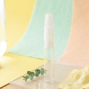 กาวติดเล็บปลอมชนิดน้ำ [K-ESSENTIALS] ขนาด 2 กรัม สูตร UV รับผลิตแบรนด์ส่วนตัว สูตรเฉพาะสำหรับติดเล็บปลอม - Product Image 1