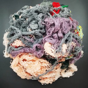 Déchets de fil de coton de qualité supérieure, matériau textile écologique pour le recyclage durable et les applications de rembourrage, en grande quantité - Product Image 1