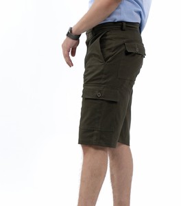 Pantalones Cortos Cargo Bermuda para Hombre, Color Verde, Algodón, Cintura Media, Estilo Sólido con Bolsillos - Product Image 3