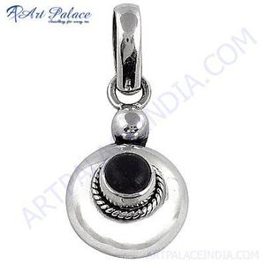 Pendentif en argent sterling 925 avec onyx noir, breloques élégantes et élégantes - Product Image 1