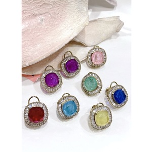 Pendientes de botón chapados en oro a la moda con cristales de imitación para mujer, estilo vintage, colección de joyería de aleación para fiestas. - Product Image 1