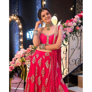 Lehenga Choli de Diseño para Fiestas con Hermoso Bordado, Talla XL, Silueta en A, Cintura Natural, Tela de Organza - Product Image 1