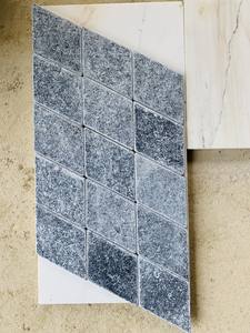 Dalles de pierre bleue naturelle de qualité supérieure pour un design de sol en chevrons de luxe et un pavage de terrasse sur mesure - Product Image 6