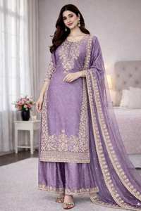 Ensemble de kurta en soie brodée par des designers, avec dupatta lourd, pour un look de fête et de mariage - Product Image 3