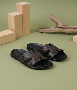Sandales en cuir pour hommes en gros avec semelle en caoutchouc antidérapante durable, chaussures décontractées légères pour un confort quotidien - Product Image 1