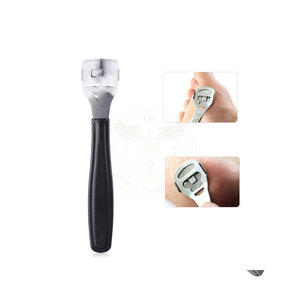 Coupe-callosités professionnel en acier inoxydable à long manche pour les pieds, lime à callosités, outil de pédicure et de manucure QORVEX INSTRUMENTS - Product Image 1