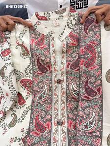 Ensemble prêt-à-porter Kurti-Pant et Dupatta en soie de qualité supérieure avec imprimé Paisley, pour femme, fabrication de mode, vente en gros - Product Image 4