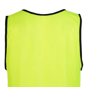 Ropa de entrenamiento transpirable, ligera, de secado rápido y personalizable: petos de fútbol para hombre para prácticas de equipo a bajo precio. - Product Image 4