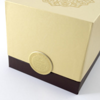 Pot cosmétique de luxe doré avec boîte rigide carrée, emballage haut de gamme, design estampé à chaud, matériau en carton ivoire