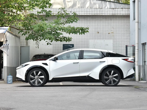 Toyota BZ5 550 Pro 2025, SUV Eléctrico Blanco, Versión Smart Drive, Calefacción en Asientos, Modelo de Exportación - Product Image 5