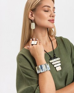 Boucles d'oreilles pendantes rectangulaires en corne de buffle naturelle, faites à la main, polies, bijoux artisanaux naturels pour femmes, design moderne, tendance - Product Image 6