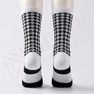 Basketball Seamless Athletic Sports <b>Socks</b> Custom Men Embroidery Breathable Durable Performance <b>Soft</b> Customized Color Fit Pairs - Product Image 2