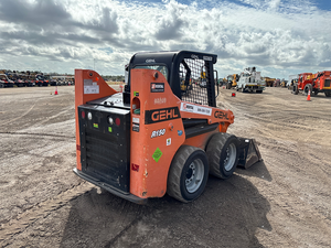 Cargadora Compacta R150 2019 con Cabina Cerrada, Máquina de Construcción de Alto Rendimiento - Product Image 4