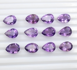 Lot en gros de cabochons en améthyste naturelle taille poire à facettes, véritable améthyste violette à facettes forme poire - Product Image 1