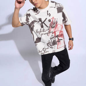 T-shirt pour homme blanc à imprimé graffiti urbain, décontracté, surdimensionné, en mélange de coton, col rond, streetwear, manches courtes - Product Image 3