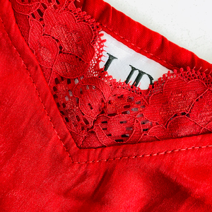 ชุดนอนผ้าซาตินสีแดงร้อนแรงสำหรับผู้หญิง แขนกุด สั้น สบาย เซ็กซี่ ชุดนอนสองชิ้น - Product Image 6