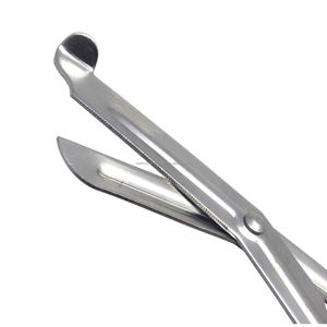 Tijeras de Trauma EMT Profesionales con Mango Naranja, Acero Inoxidable Premium, Tijeras Médicas Manuales de Alta Resistencia, Certificación CE ISO, OEM ODM - Product Image 5